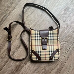 Vintage Burberry London crossbody bag